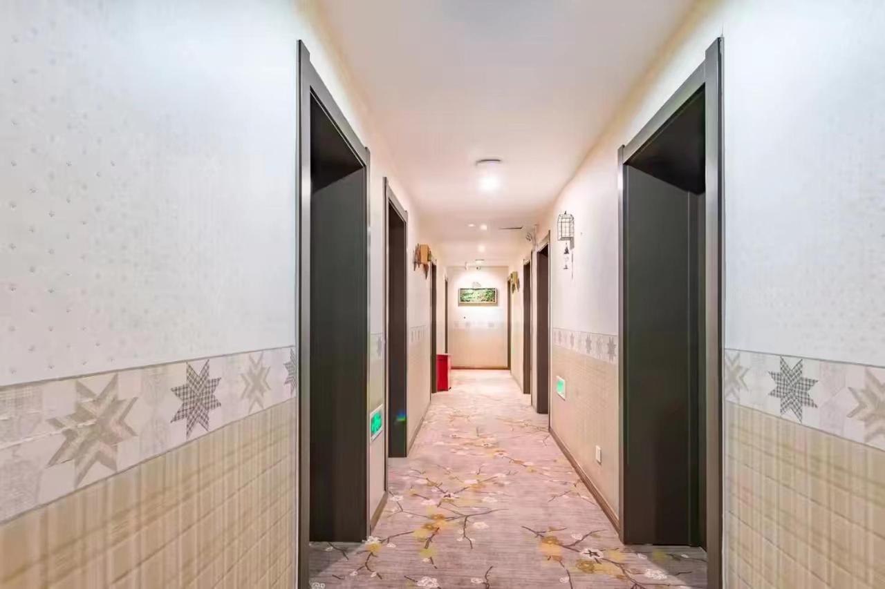 Nostalgia Hotel Beijing Guozijian Ghost Street - Near Beijing Lama Temple, Beihai Park, Jingshan Park, Drum Tower, Houhai Bar Street, Tian'Anmen Square, Located In Beijing Traditional Hutongs, 5 Minutes Away From Beixinqiao Metro Station Екстер'єр фото