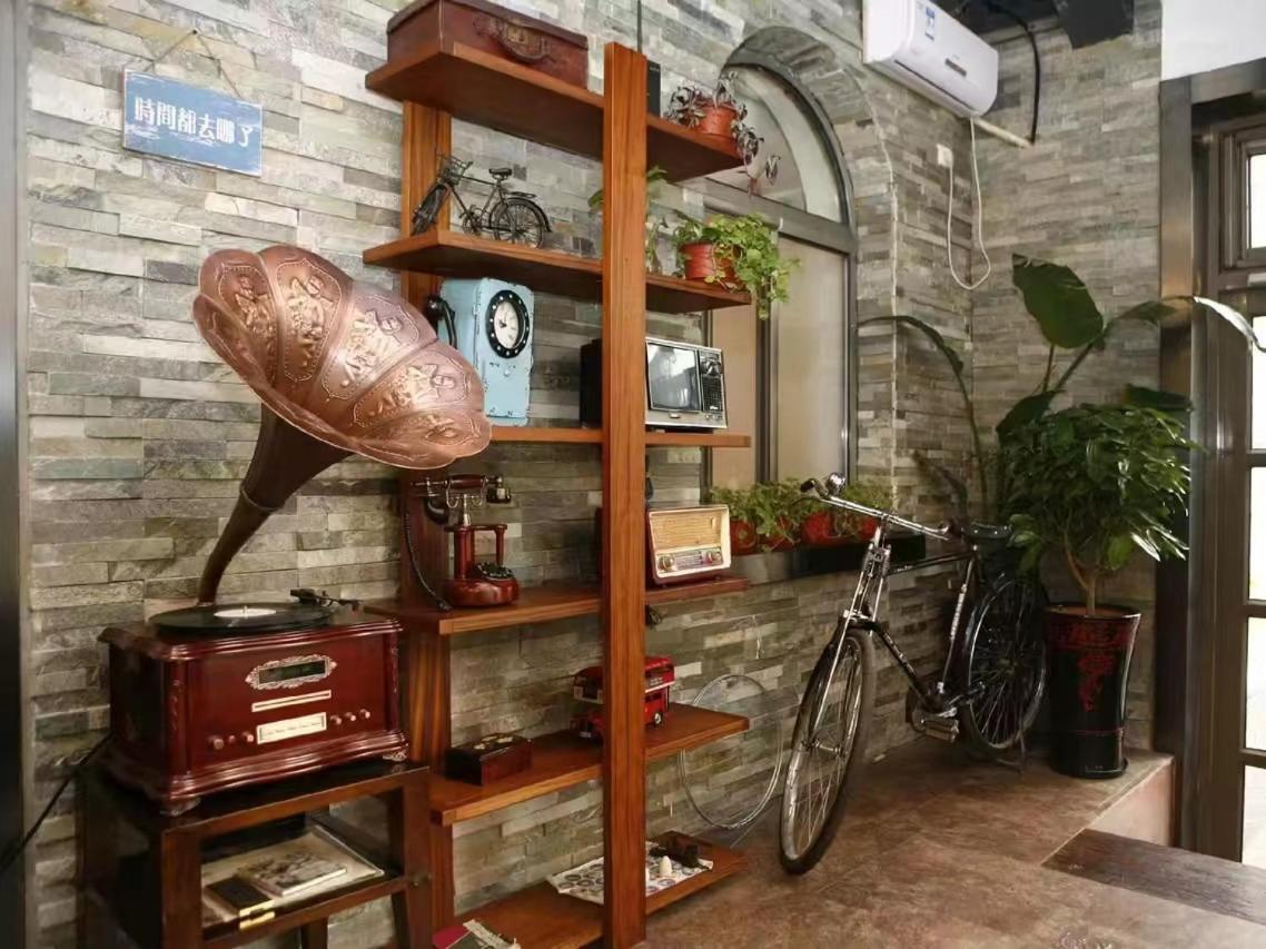 Nostalgia Hotel Beijing Guozijian Ghost Street - Near Beijing Lama Temple, Beihai Park, Jingshan Park, Drum Tower, Houhai Bar Street, Tian'Anmen Square, Located In Beijing Traditional Hutongs, 5 Minutes Away From Beixinqiao Metro Station Екстер'єр фото
