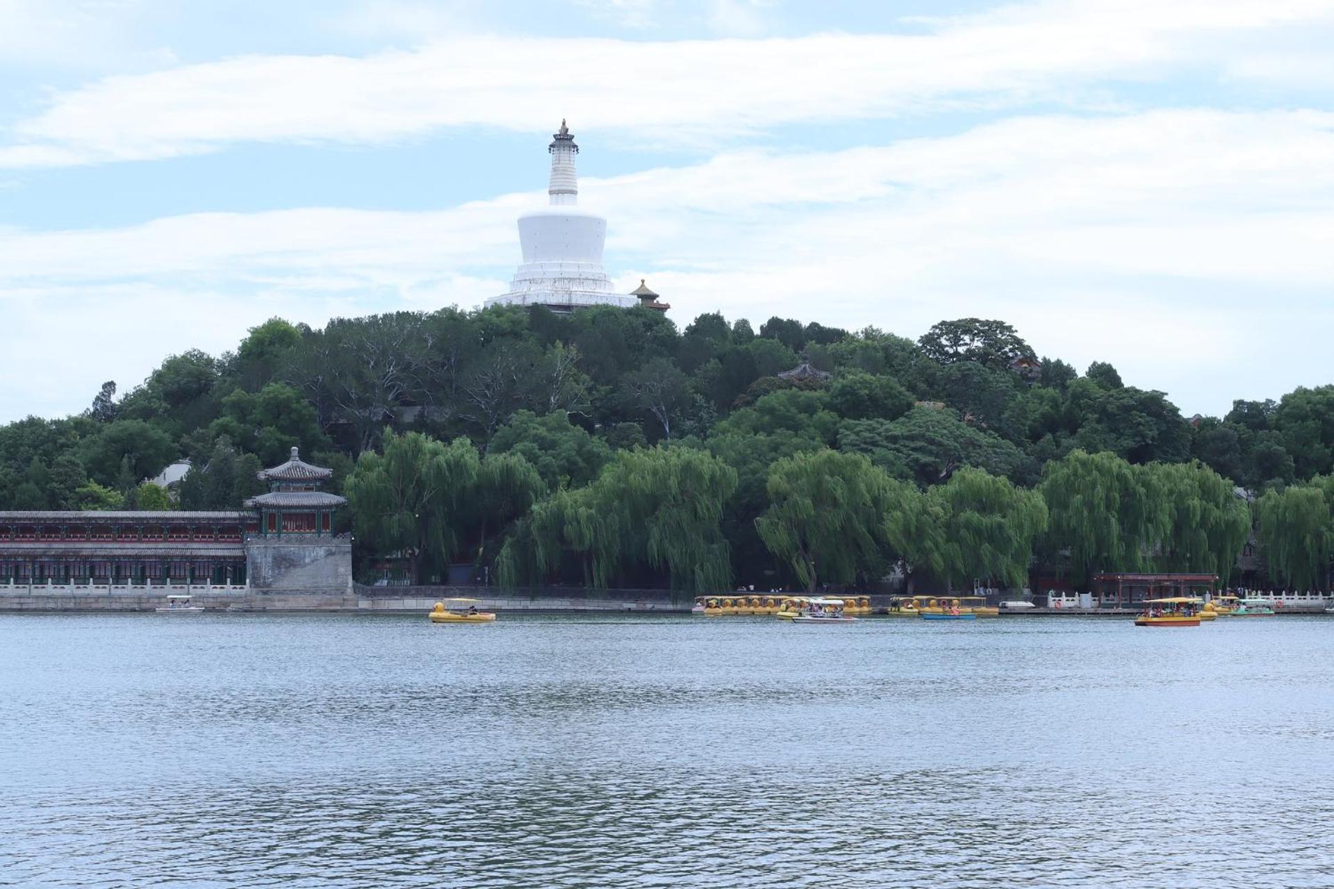 Nostalgia Hotel Beijing Guozijian Ghost Street - Near Beijing Lama Temple, Beihai Park, Jingshan Park, Drum Tower, Houhai Bar Street, Tian'Anmen Square, Located In Beijing Traditional Hutongs, 5 Minutes Away From Beixinqiao Metro Station Екстер'єр фото