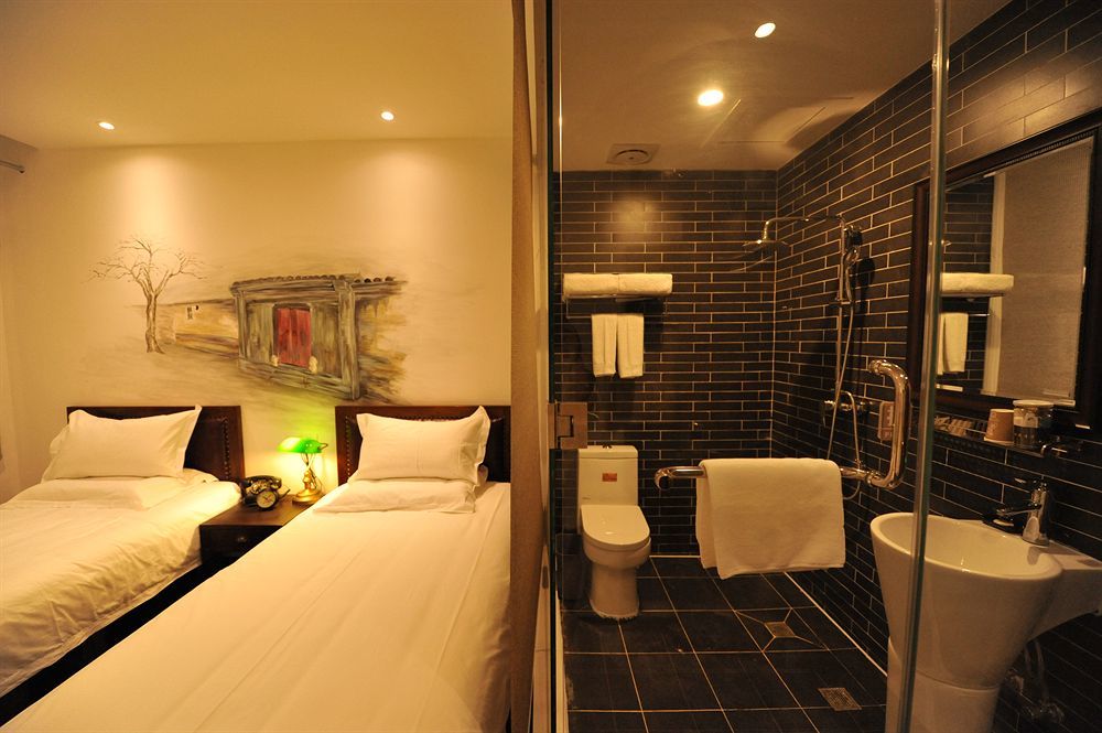 Nostalgia Hotel Beijing Guozijian Ghost Street - Near Beijing Lama Temple, Beihai Park, Jingshan Park, Drum Tower, Houhai Bar Street, Tian'Anmen Square, Located In Beijing Traditional Hutongs, 5 Minutes Away From Beixinqiao Metro Station Екстер'єр фото